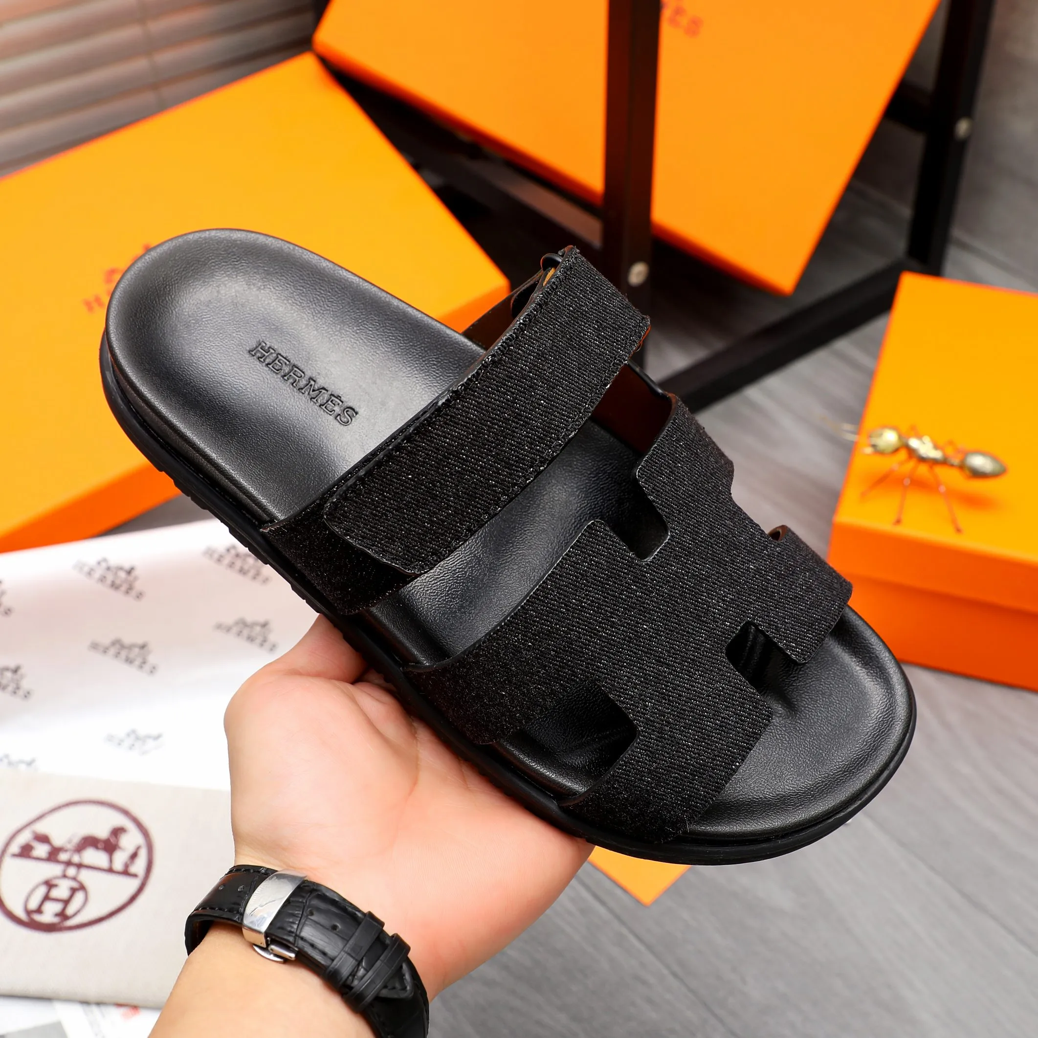 Men's shoes 💰340 Product trademark: Hermes "Hermes" Couple's slippers True size: 36-46 Product material: Selected denim breathable upper, microfiber lining, original outsole
